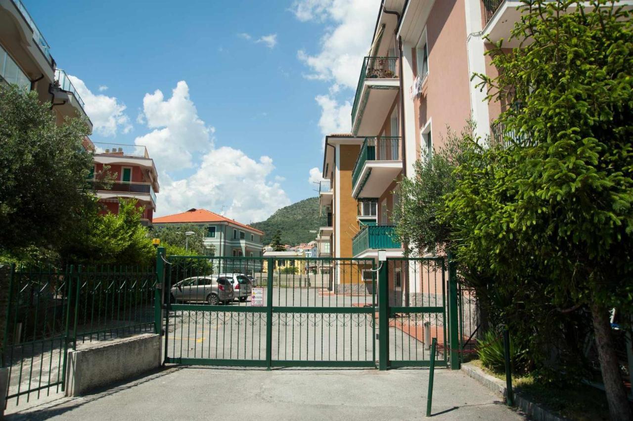 Cipriani 5 Rivieraholiday Pietra Ligure Luaran gambar