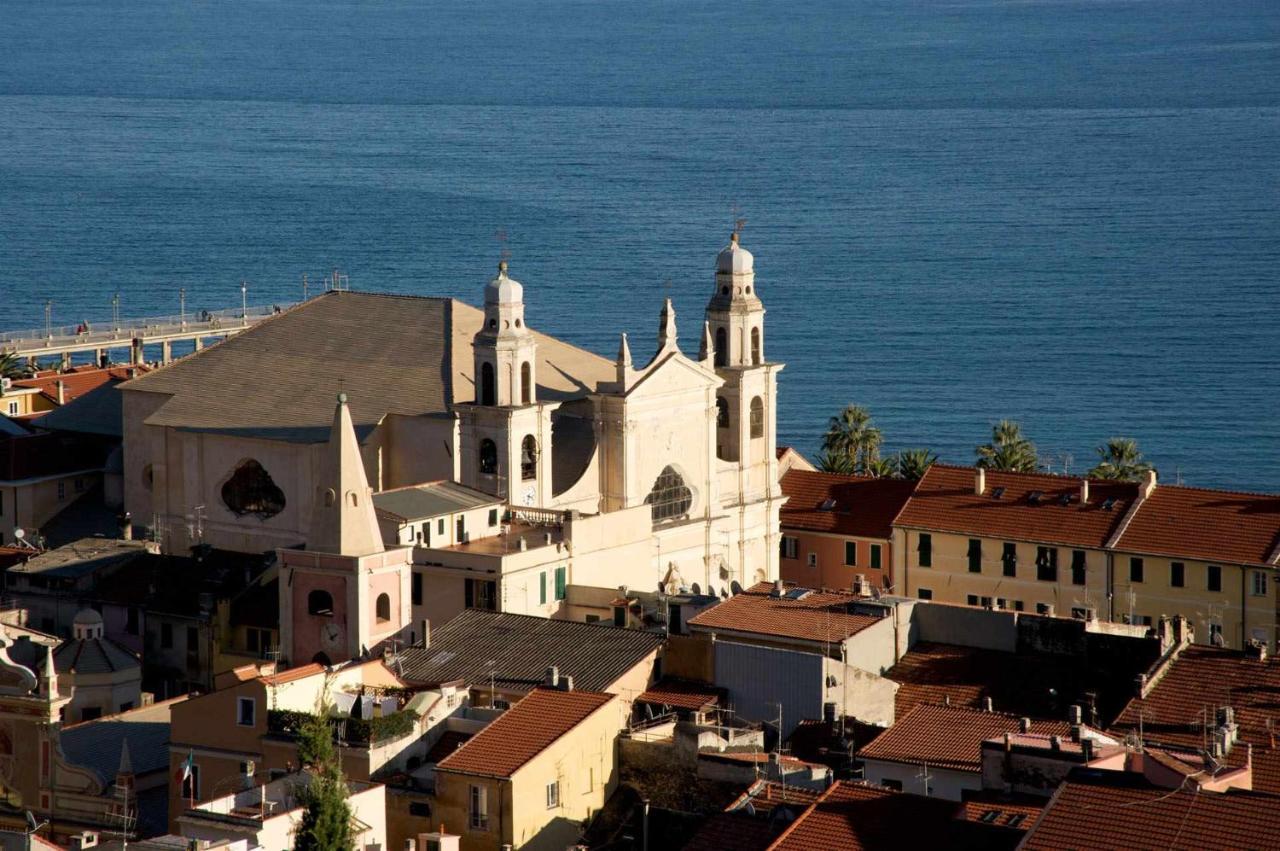 Cipriani 5 Rivieraholiday Pietra Ligure Luaran gambar
