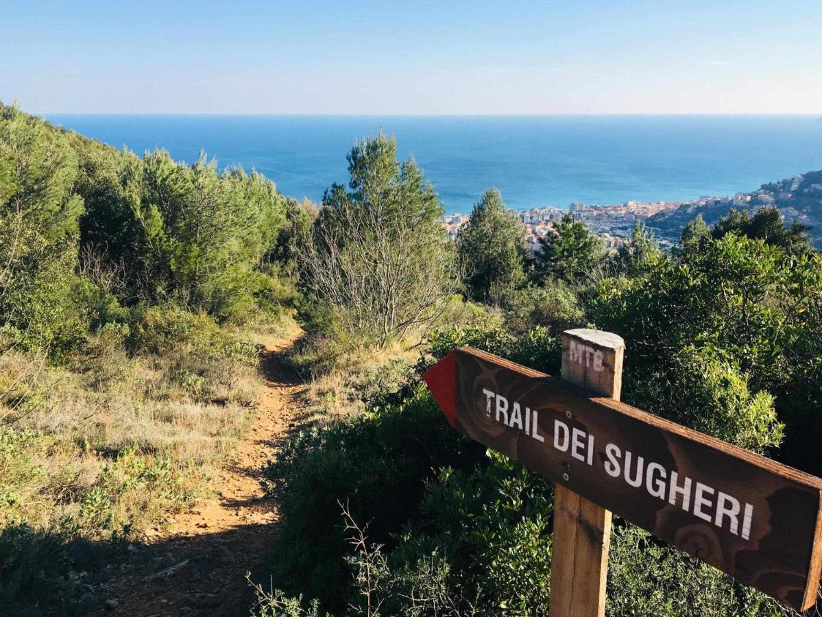 Cipriani 5 Rivieraholiday Pietra Ligure Luaran gambar
